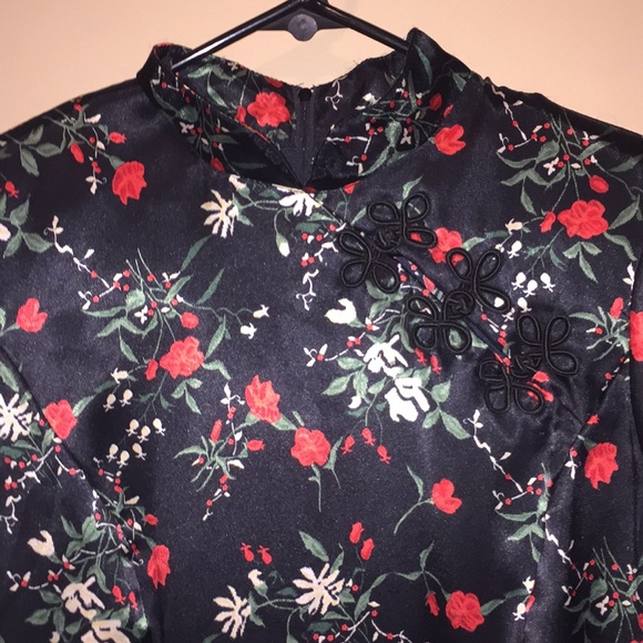 Asian inspired satiny sheath/mini dress. ❤️ - Picture 2 of 3